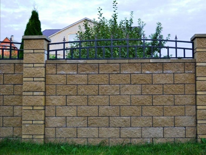 Строительство забора из кирпича и блока специалистами. - Изображение #1, Объявление #1659454